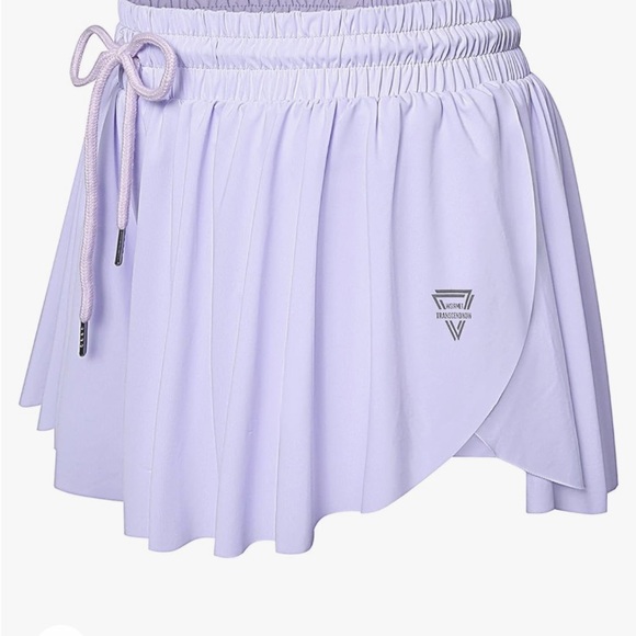 Wsirmet flowy 2 in 1 lilac shorts size Medium {1018} - Picture 2 of 11